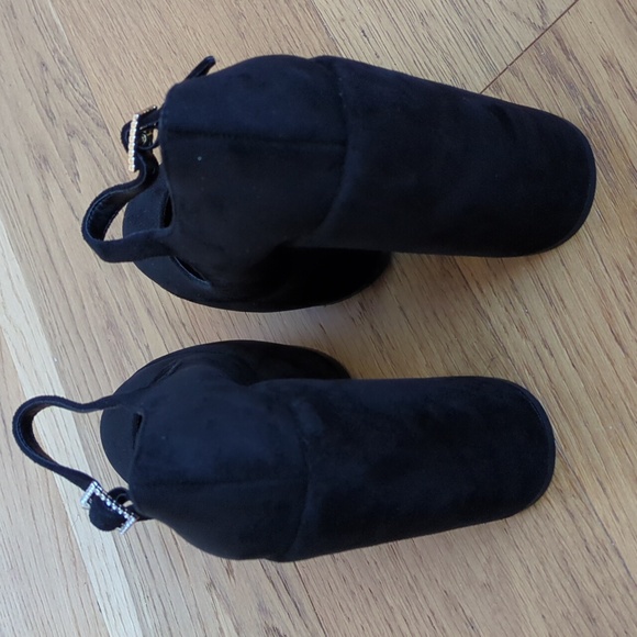 ELYSSA BLACK - Steve Madden Platforms - Picture 8 of 8